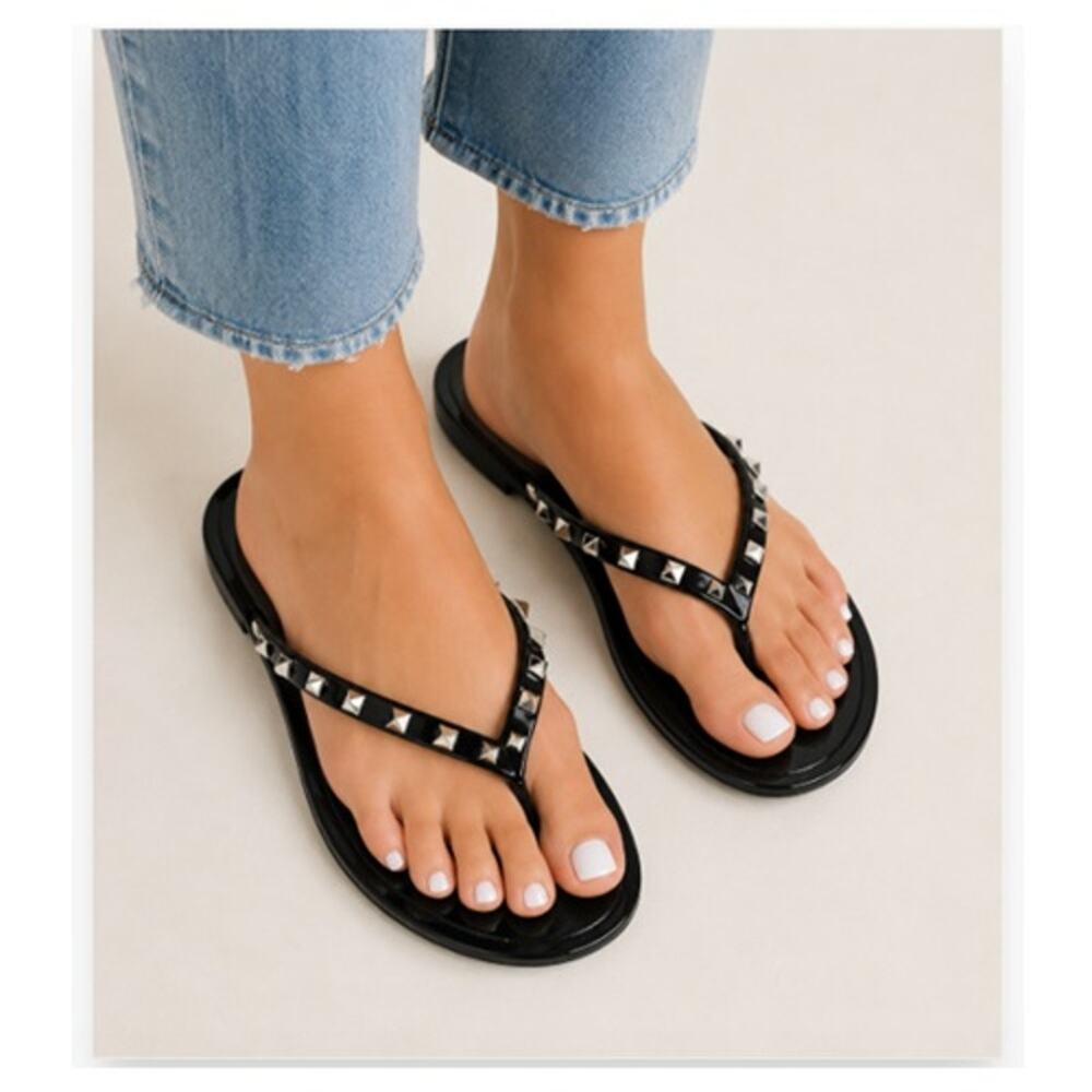Chinese Laundry Studded Flip Flop Sandals Black Jelly Thong Flats Womens 9M NWOT